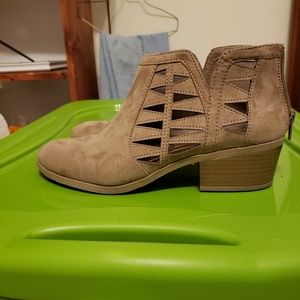 Womens New Directions Ankle Boots